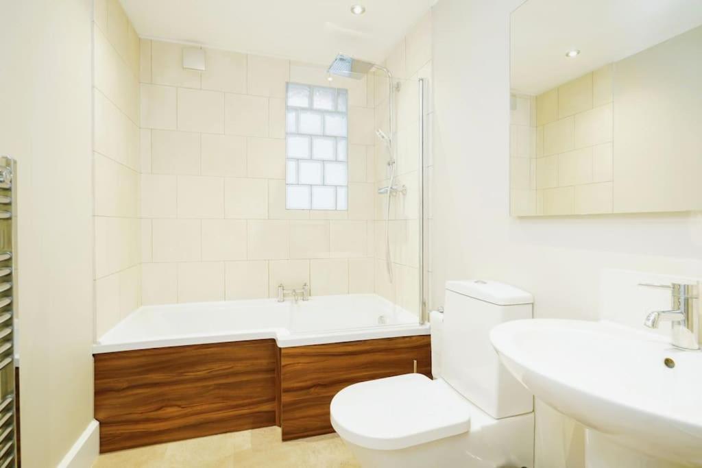 Stunning, Newly Renovated, Edwardian Townhouse Сasa de vacaciones *