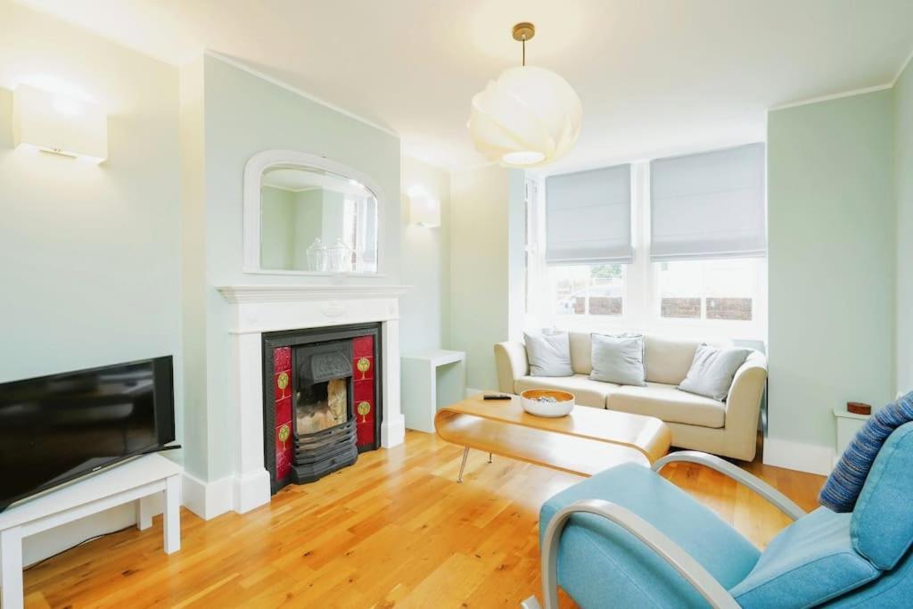 Stunning, Newly Renovated, Edwardian Townhouse Сasa de vacaciones *